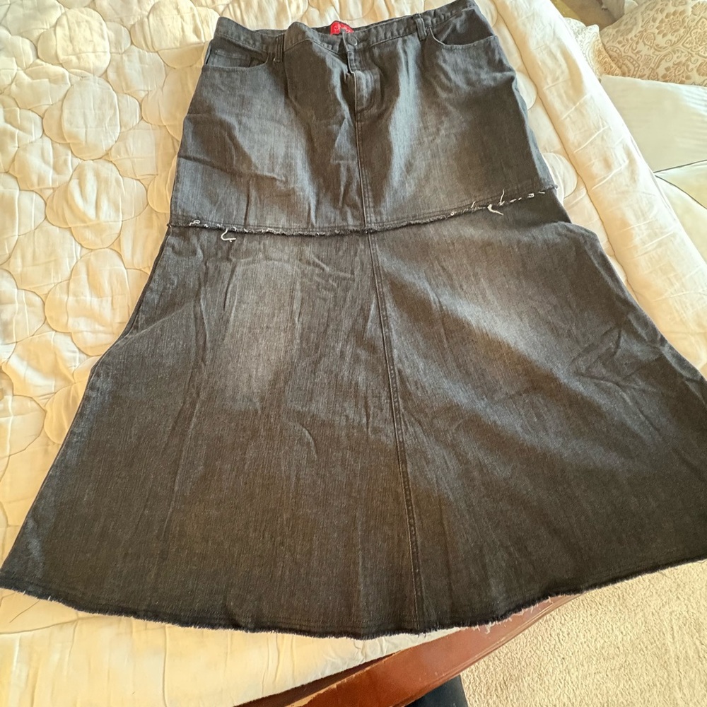 Women’s Black Faded Style J Denim A-Line Skirt vintage Y2K
